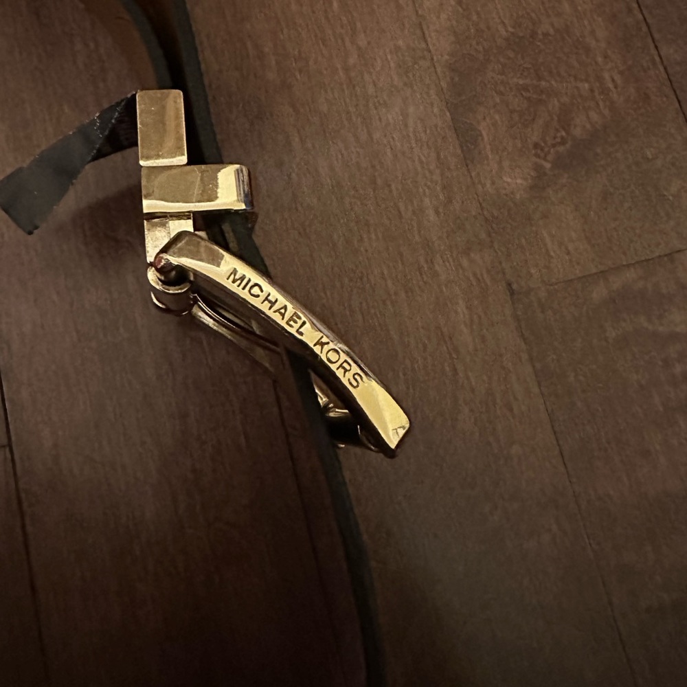 Michael Kors - Picture 2 of 5